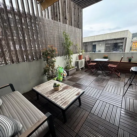 Beau Avec Belle Terrasse Au Centre De 公寓 *