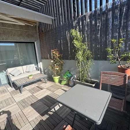 Beau Avec Belle Terrasse Au Centre De 公寓